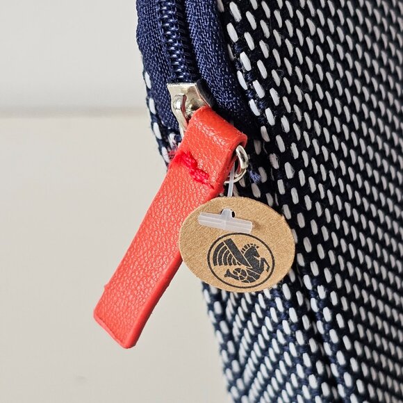 New Air France Business Class Travel Amenity Kit Pouch Grey - Picture 8 of 9